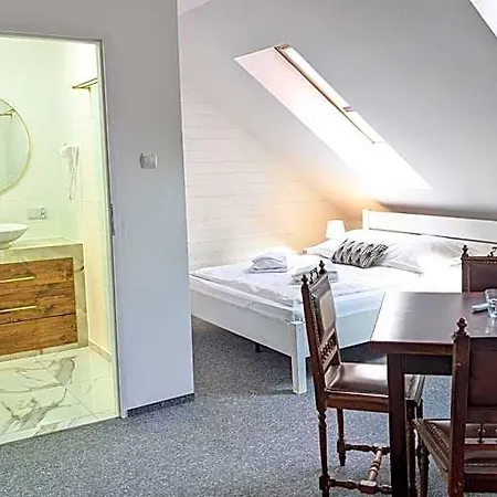 Dwor Gorny *